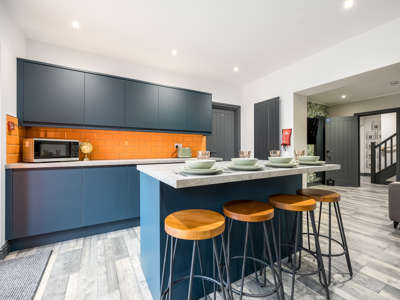 OX Living is proud to present this high-quality 9-bedroom co-living property, perfect for working professionals looking for stylish, stress-free living. image