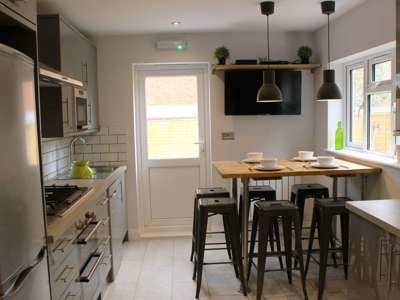 Vastern Road image