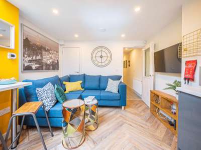 Room 1 image
