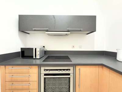 City Centre! 4-Bed Flat Share image