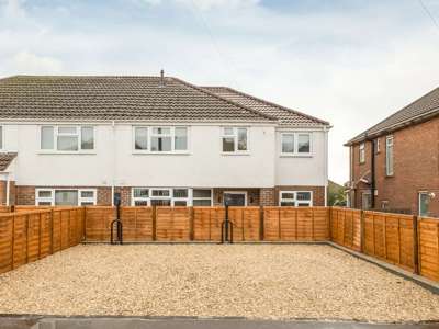 OX Living is proud to present this high-quality 7-bedroom co-living property, perfect for working professionals looking for stylish, stress-free living. image