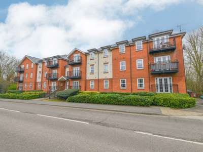 Two Bedroom Apartment Harpenden image