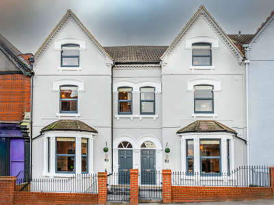 9 bed 6 studio all ensuite HMO  image