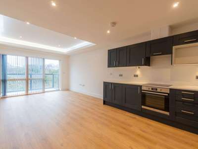 Stylish Unfurnished 2-Bedroom, 2-Bathroom Apartment – Old Station Gardens, Warrington image