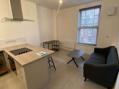 Apt 5, 79 Victoria Street image