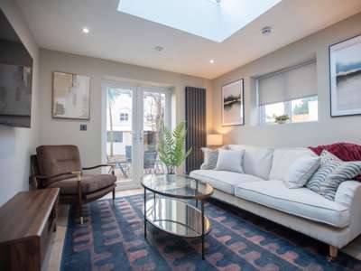 STUNNING NEW CO-LIVING PROPERTY image