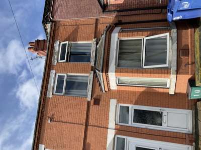 Laurel Terrace image