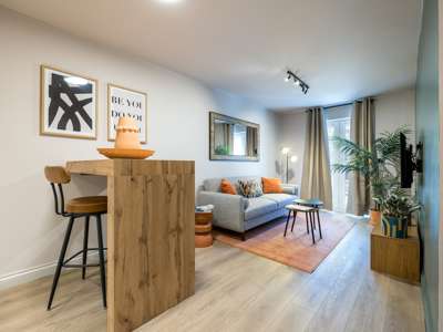 Garden One Bedroom Flat with Parking - Bills included image