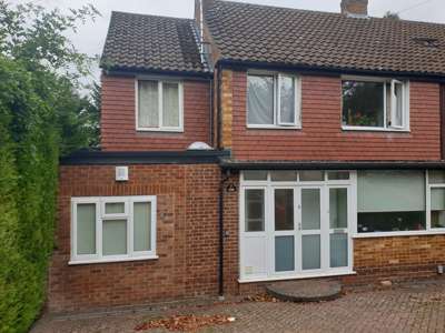 	All-Inclusive Professional House Share – Move in Today! image