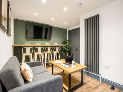 OX Living is proud to present this high-quality 7-bedroom co-living property, perfect for working professionals looking for stylish, stress-free living. image