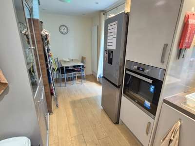 Recentrly built 4 bedroom house image