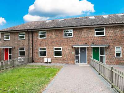 Accommodation for Undergraduate / MA Students @ 96 image