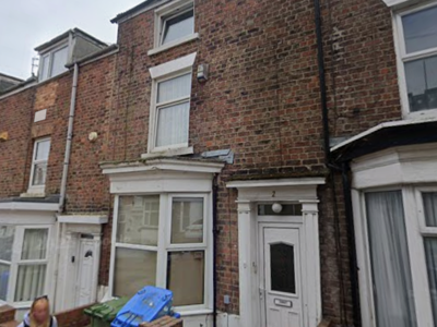 Peaceful house share in central location image