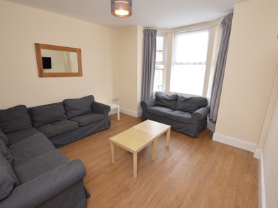 A Popular Shared House share for Rent in Nottingham image