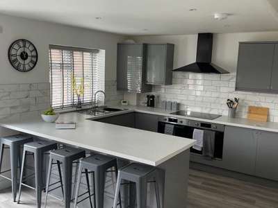 Kingsland Close image