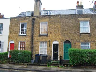 QWIRKY HOUSE NR TOWN CENTRE WITH EN-SUITE image