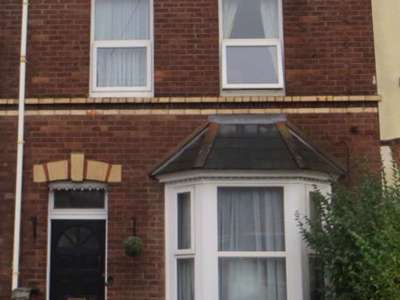 ***GREAT LOCATION - MARSH BARTON 2 MINS AWAY*** image
