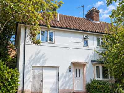 Six Bedroom Property image