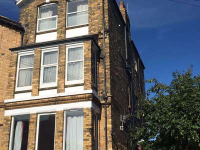 En-suite rooms in quiet, homely shared house image