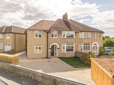 OX Living is proud to present this high-quality co-living property, perfect for working professionals looking for stylish, stress-free living. image