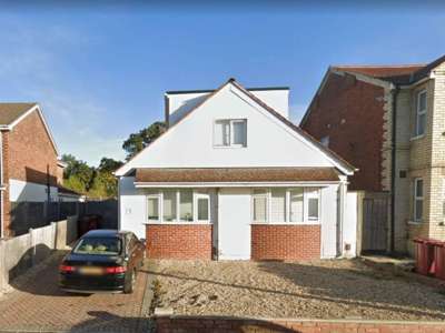 1 Outbuilding 6 Bed 3 Studio HMO all ensuite image