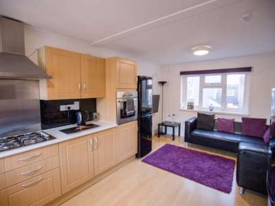Dumbarton Close image