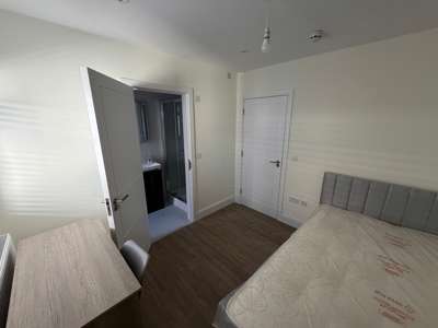 Corwell Lane image