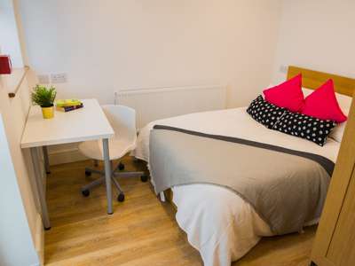 High Specification En-Suite Student Accommodation - A female house with all rooms having en-suites image