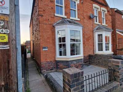 Stunning Student House image