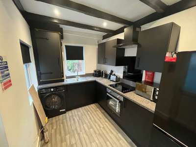 2 newly refurbished bedrooms available immediately for SINGLE OCCUPANCY in a well managed 4 bed Professional House Share image