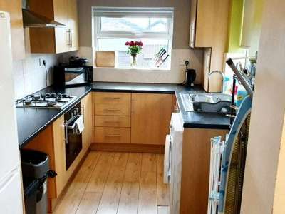 🛁 2 Rooms Available | Private Bathrooms | Parking image