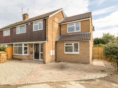 OX Living is proud to present this high-quality 8-bedroom co-living property, perfect for working professionals looking for stylish, stress-free living. image
