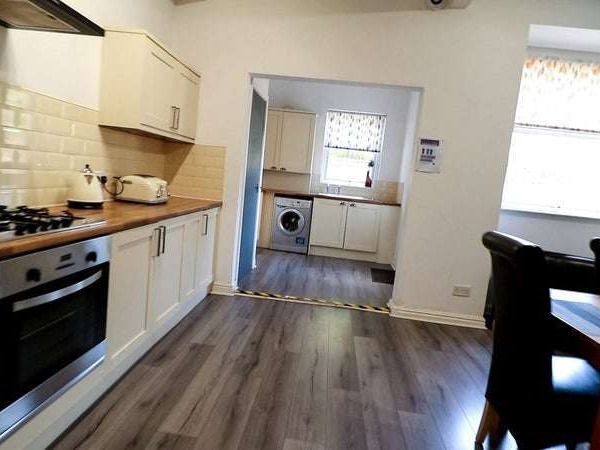 Spellow Lane image