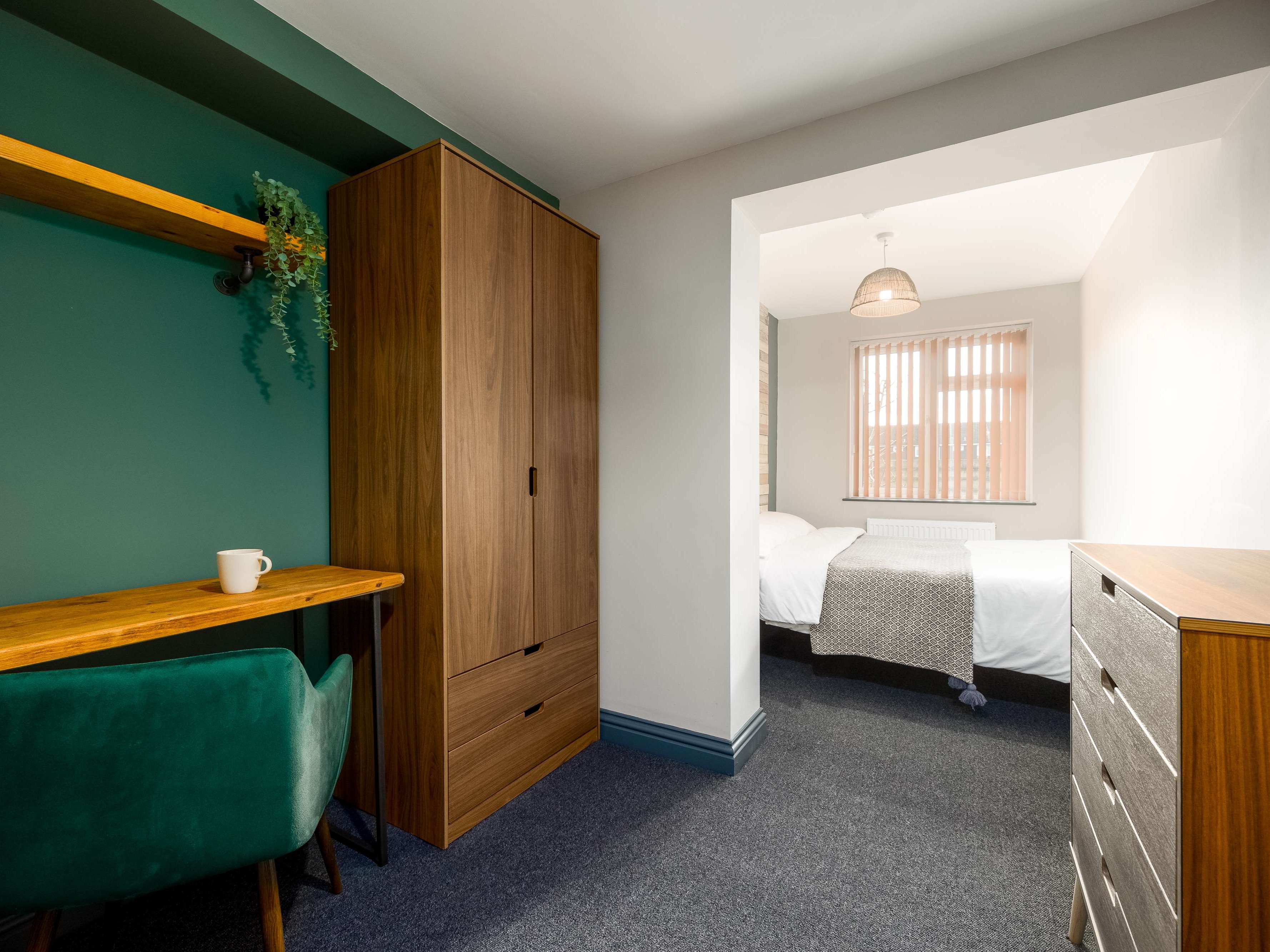 OX Living is proud to present this high-quality 7-bedroom co-living property, perfect for working professionals looking for stylish, stress-free living. image