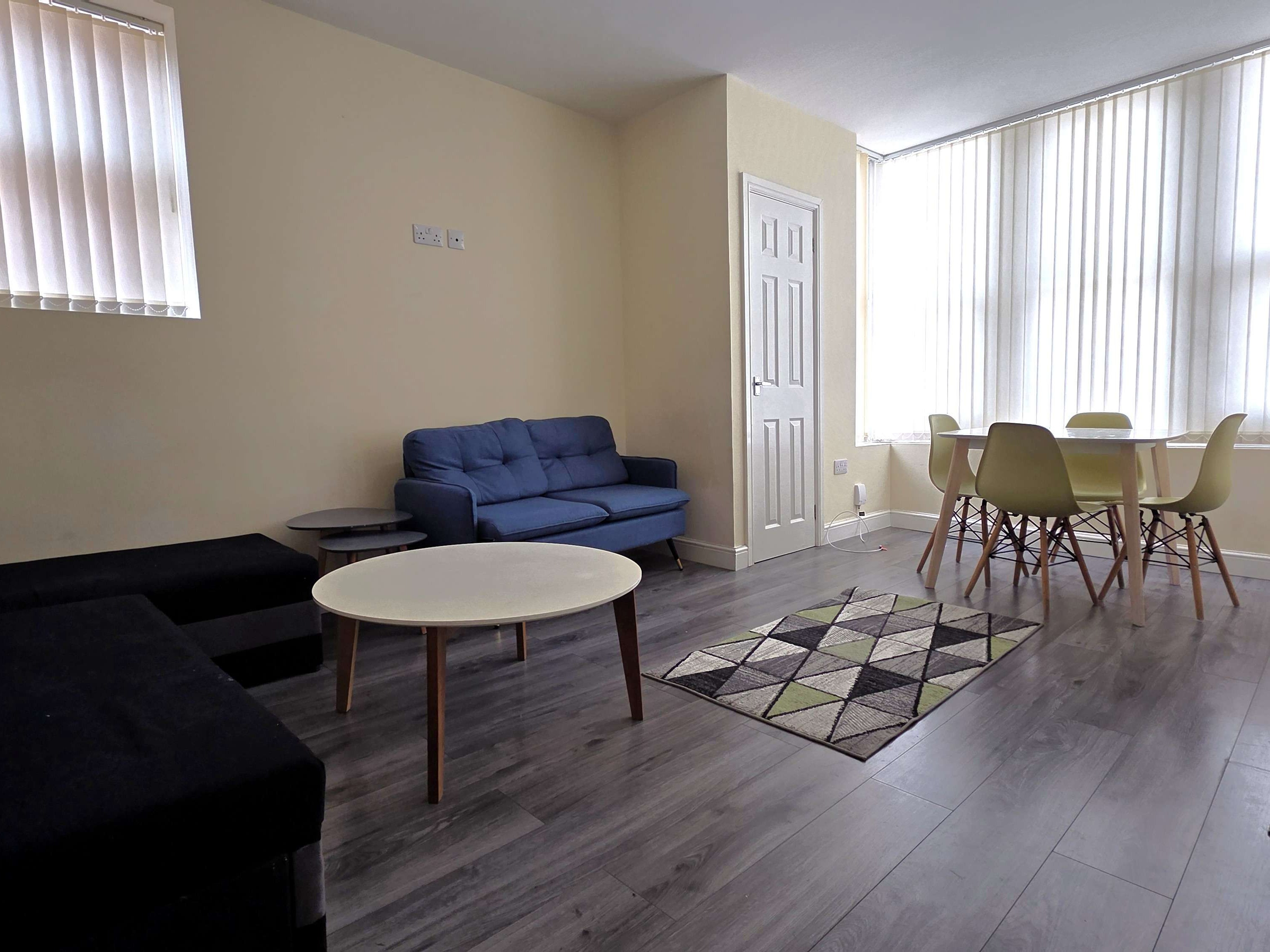 Furnished 2 bed flat - Harehills image