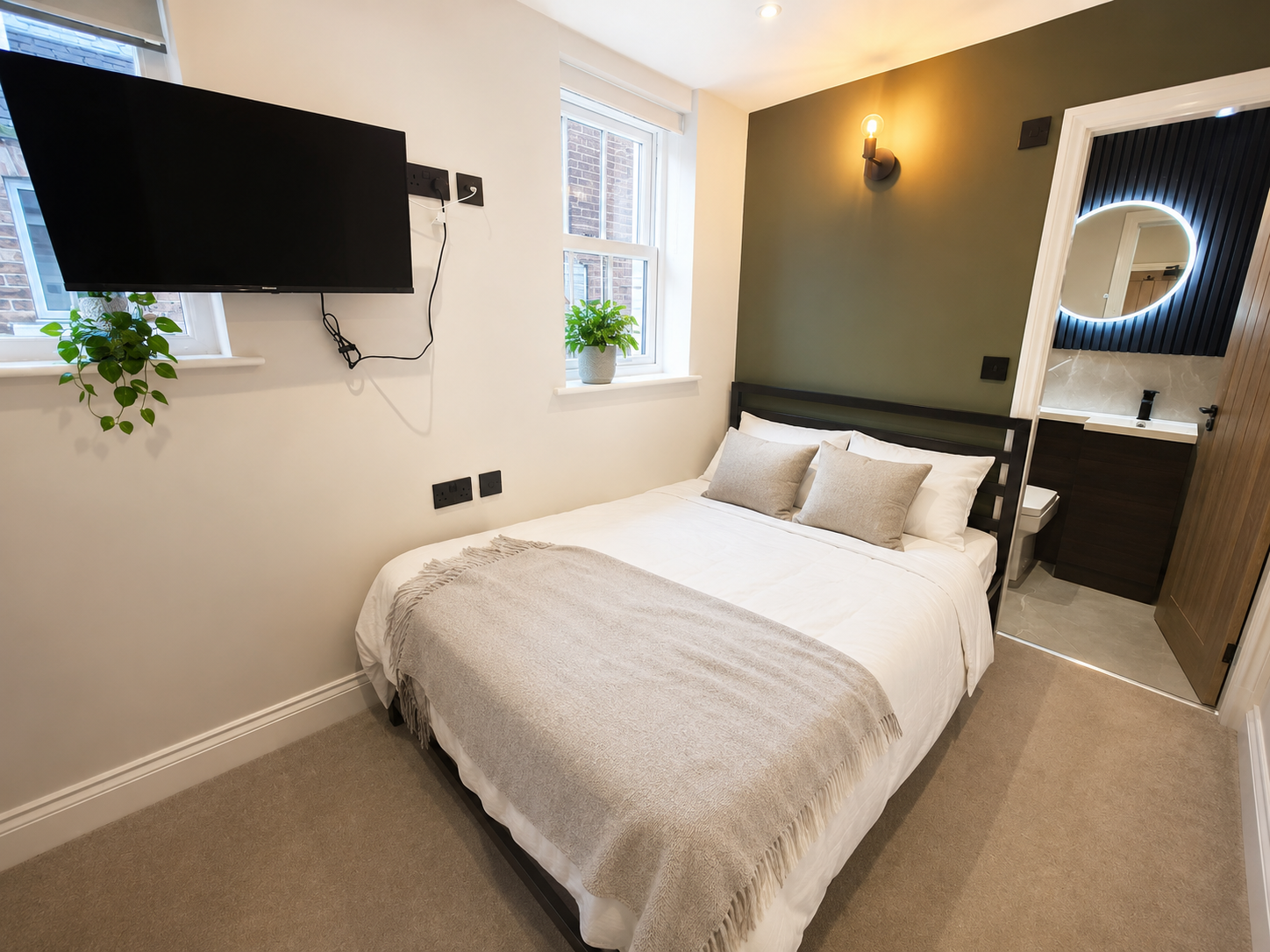 Stunning and central house share image
