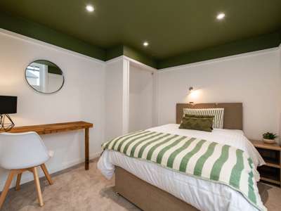 ✨ BRAND NEW ENSUITE ROOMS IN SITTINGBOURNE – ALL BILLS INCLUDED ✨ | ZERO HASSLE LIVING | PROFESSIONAL HOUSEMATES | image
