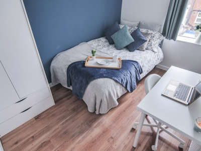 Fantastic 7 Bed House Share in Burley! image