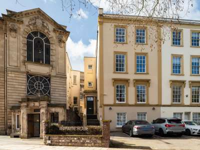 🏡 City Living at Redmayne House image