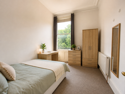 Beautiful large clean shared house in quiet leafy South Cliff area image