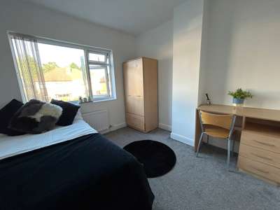 Raeburn Road image