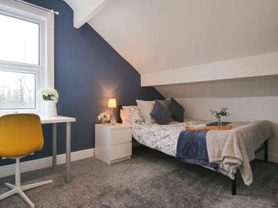 Beautiful House Share in Burley! image
