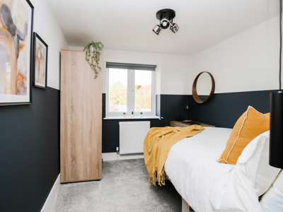 Latimer Road image