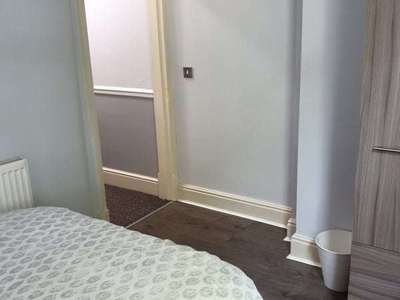 Executive En-Suite 5 Mins to Salford Royal ✅ image