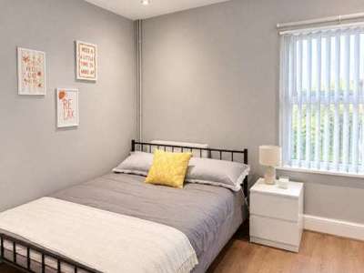 Coningsby Road image