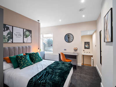 The 'It's Bigger On The Inside' Property image