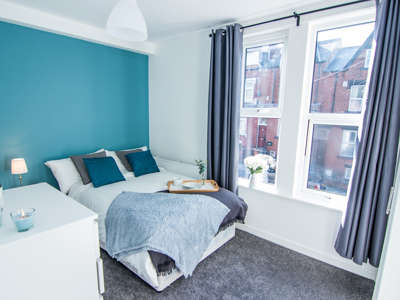 Lovely 6 Bed Female House Share in LS6! image