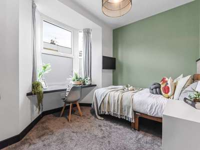 Vibrant En-suite Double Room for Rent in Lewisham image