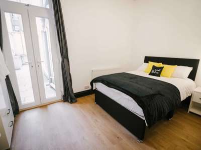 A Perfect Shared House share for Rent in Plymouth image