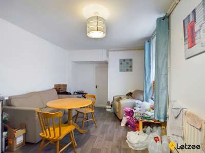This Victorian townhouse is just a 2 minute walk to Singleton Park image